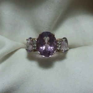 Genuine amethyst & diamond ring in 10 ktyg. 7.5